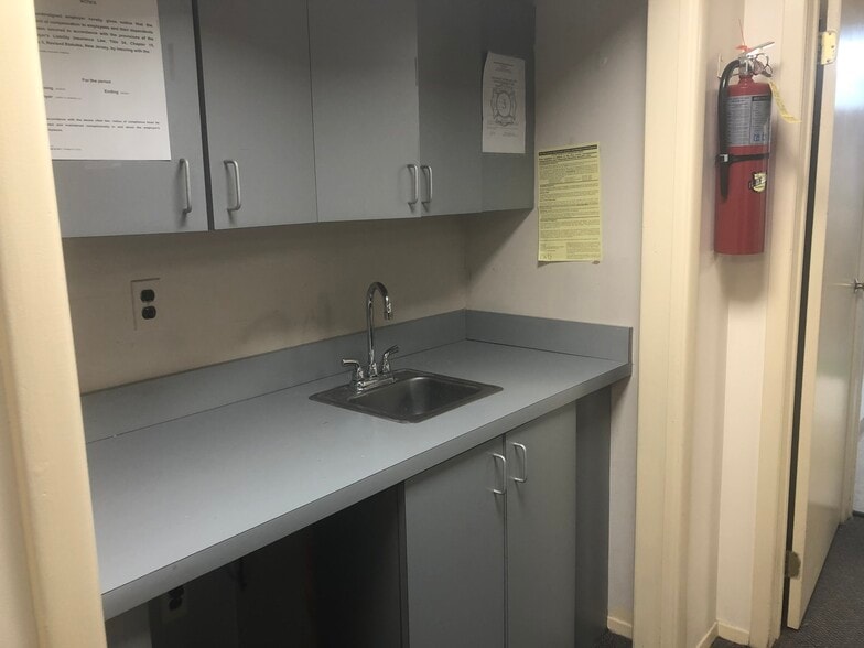 More Photos Of 170 Changebridge Rd, Montville Office For Sale