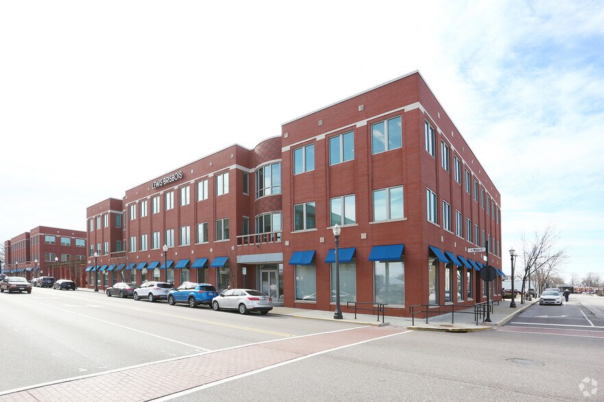 More Photos Of 103 W Vandalia St, Edwardsville Office For Lease