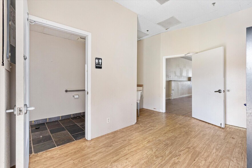 More Photos Of 440-500 W Gulf Atlantic Hwy, Wildwood Unknown For Lease