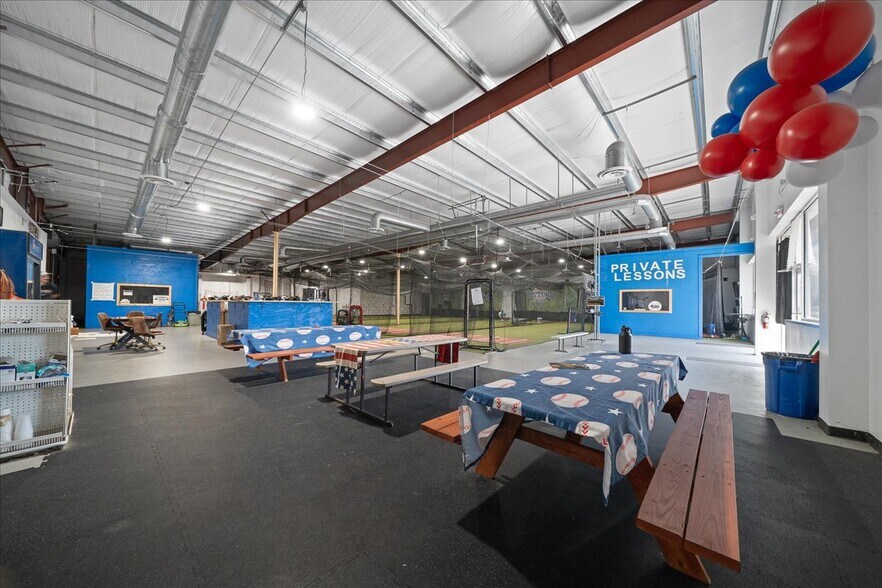 More Photos Of 2401 SE 58th Ave, Ocala General Retail For Sale