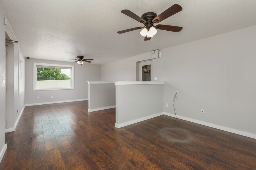 More Photos Of 3100 E Highway 199, Springtown Warehouse For Lease