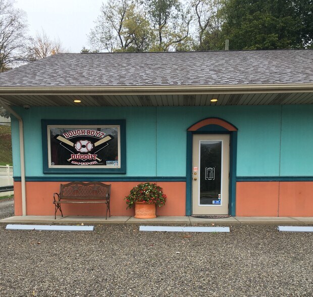 More Photos Of 1420 Commerce St, Wellsburg Office For Sale