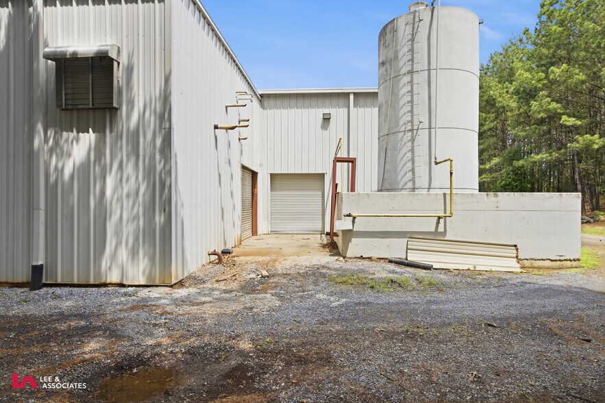 More Photos Of 101 Conyers Industrial Dr, Cartersville Warehouse For Sale