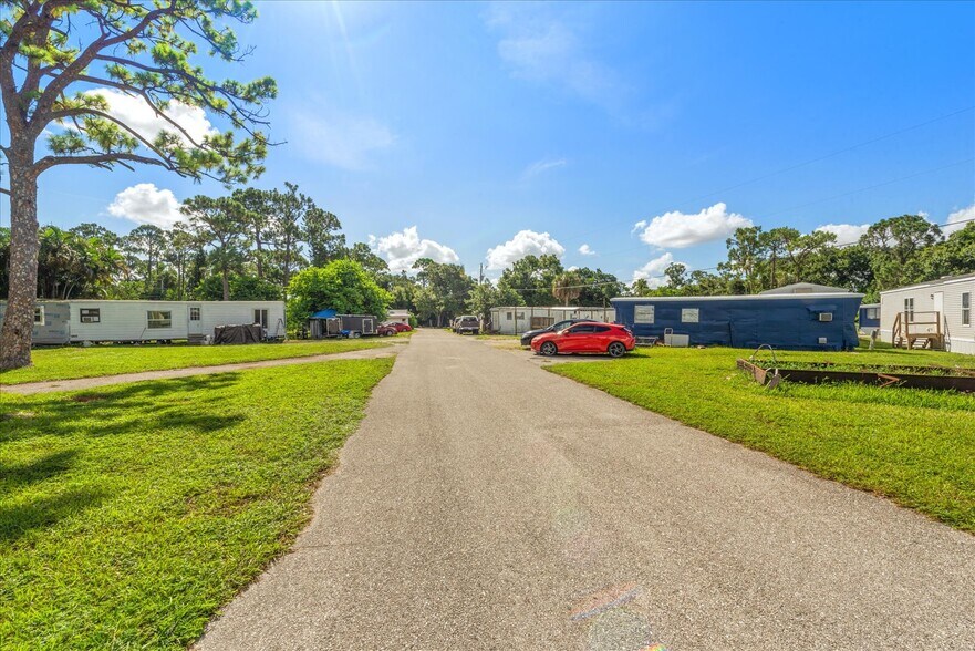 More Photos Of 7760 Bogart Dr, Fort Myers Trailer Camper Park For Sale