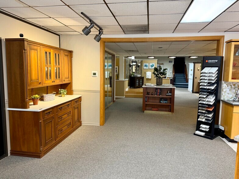 More Photos Of 8811 NE Sandy Blvd, Portland Freestanding For Sale