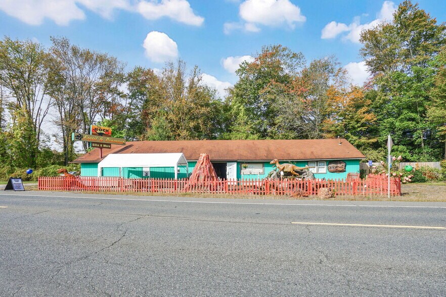 Primary Photo Of 213 Greenfield Rd, South Deerfield Specialty For Sale
