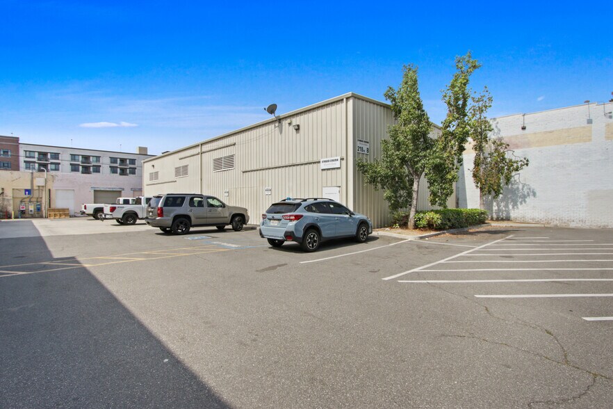 More Photos Of 218 W Commonwealth Ave, Fullerton Storefront For Sale