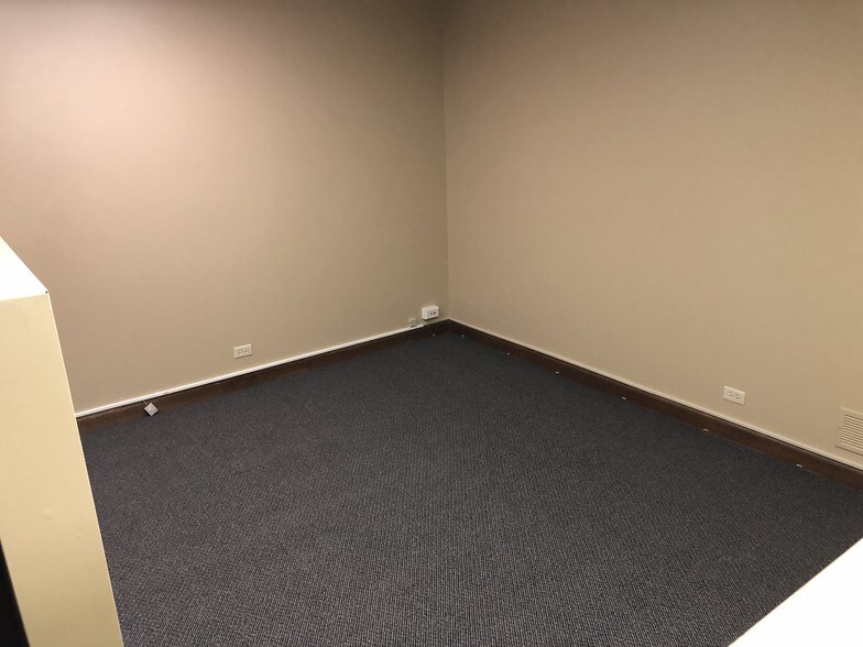 More Photos Of 1626 W Colonial Pky, Inverness Office For Sale