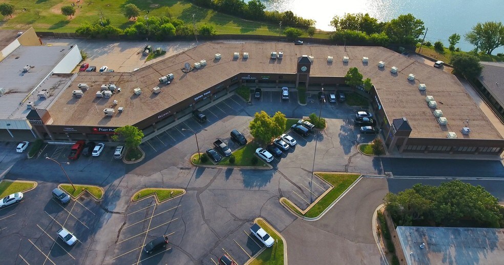 More Photos Of 3300-3454 S Boulevard St, Edmond Unknown For Lease