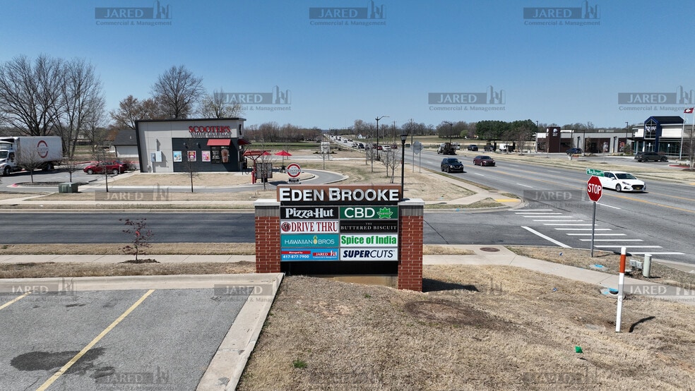 More Photos Of 1001 SW Regional Airport Blvd, Bentonville Freestanding For Lease