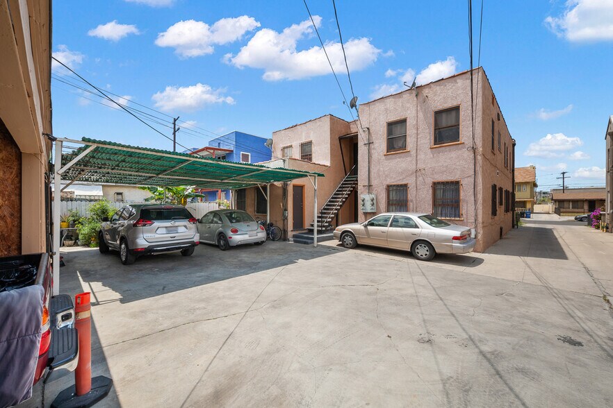 More Photos Of 3110 Raymond Ave, Los Angeles Apartments For Sale