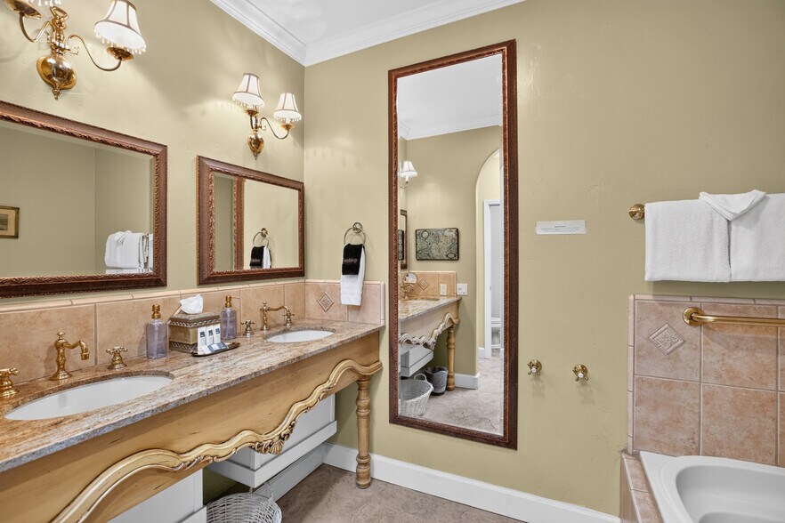 More Photos Of 95 S Ocean Ave, Cayucos Hospitality For Sale