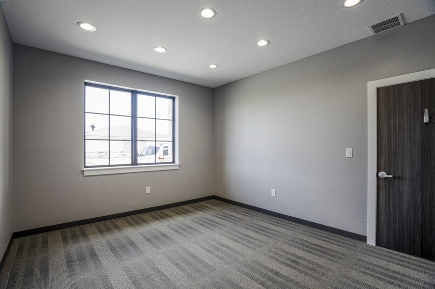 More Photos Of 800 Bonaventure Way, Sugar Land Unknown For Lease