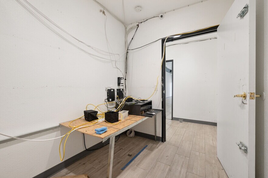 More Photos Of 1059-1063 N Palm Canyon Dr, Palm Springs Storefront For Sale