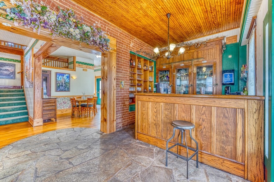 More Photos Of 512 Royal Gorge Blvd, Canon City Restaurant For Sale