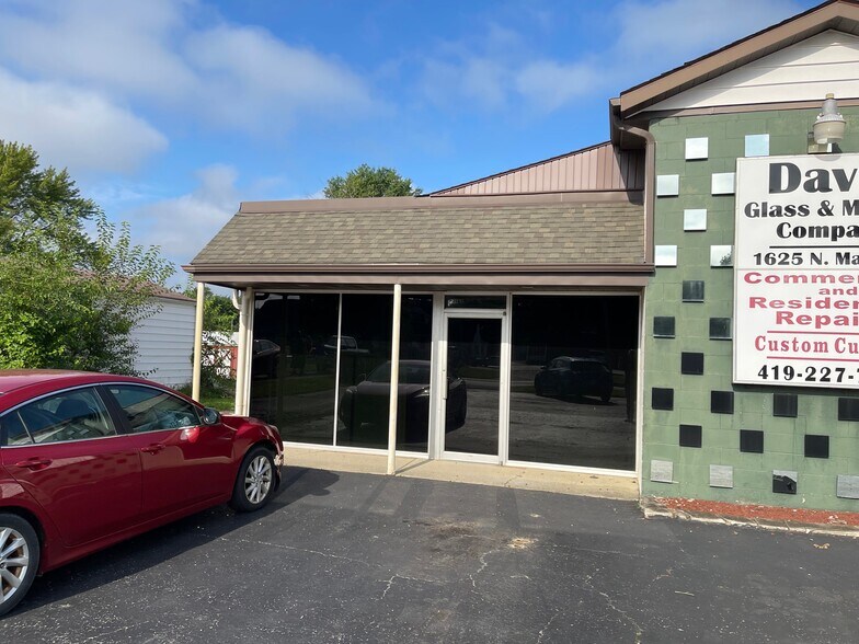 More Photos Of 1623 N Main St, Lima General Retail For Sale