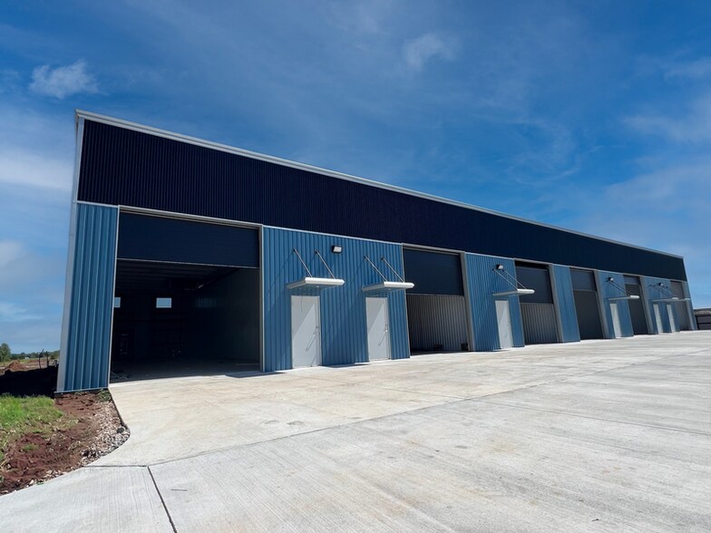 More Photos Of 12432 Road Runner Ln, Oklahoma City Warehouse For Lease