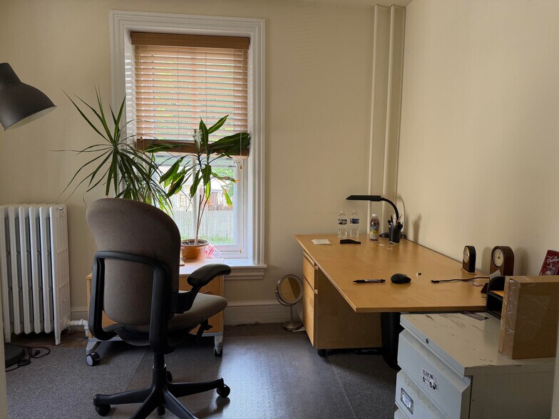 More Photos Of 234 S State St, Newtown Office For Sale
