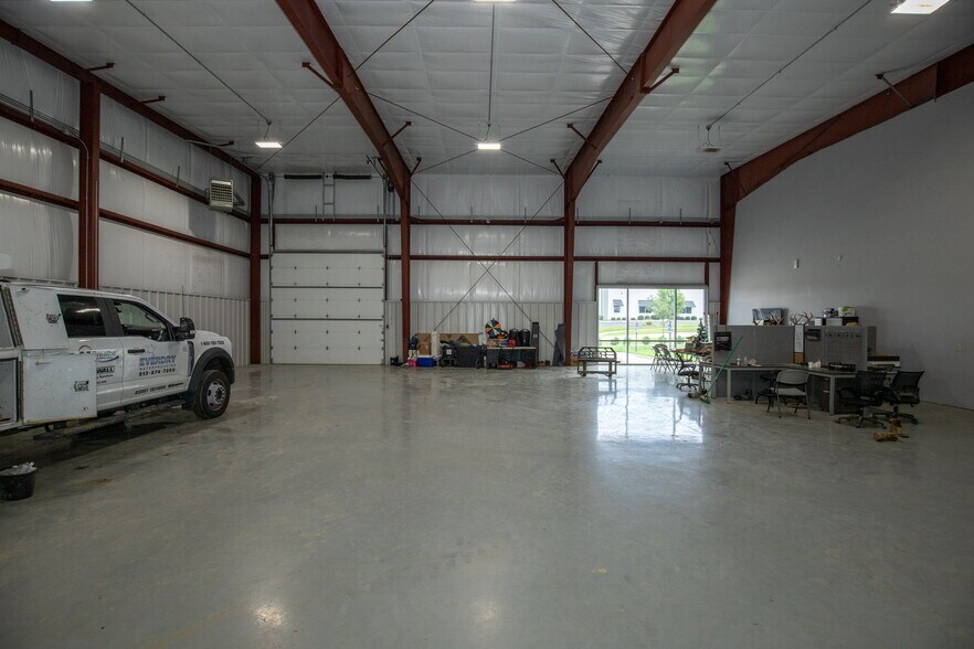 More Photos Of 311 Corporate Dr, Shelbyville Warehouse For Sale