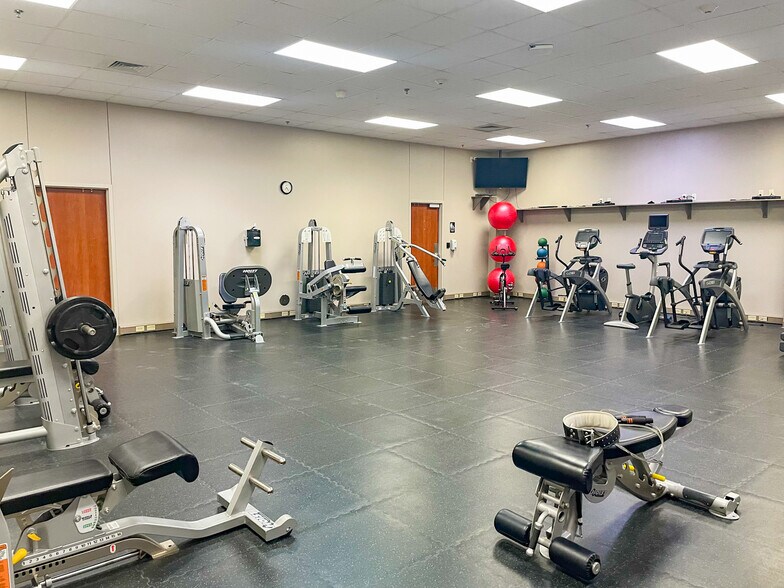 More Photos Of 2625 Co 180 rd, Garden City Manufacturing For Sale