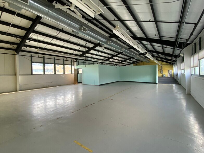 More Photos Of 345 Wilson Ave, Norwalk Warehouse For Lease