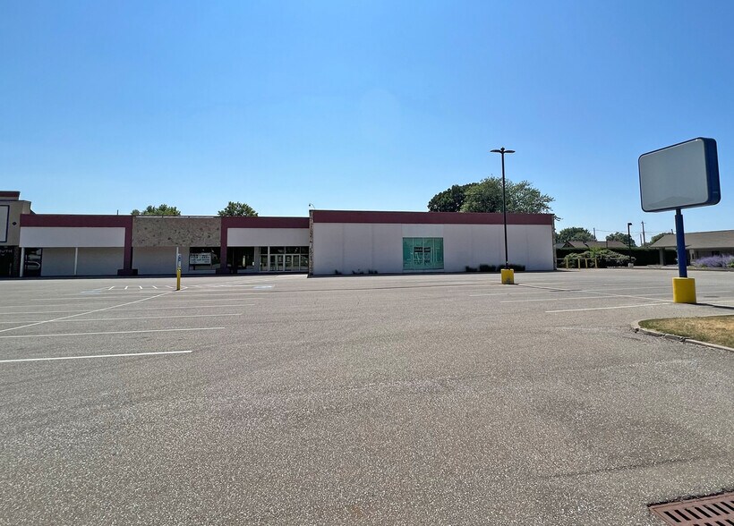 More Photos Of 3424-3716 Liberty St, Erie Unknown For Lease