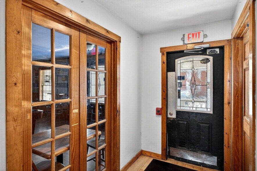 More Photos Of 219 N Market St, Selinsgrove Storefront Retail Residential For Sale