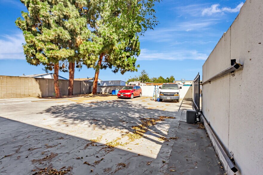 More Photos Of 2485 Technology Dr, Hayward Research And Development For Lease