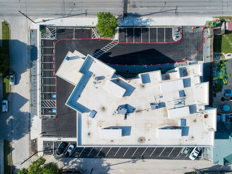 More Photos Of 222 W Cypress St, San Antonio Medical For Lease