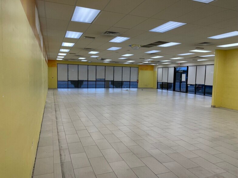 More Photos Of 230 A Nellis Blvd, Las Vegas Freestanding For Lease