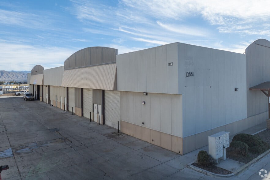 Primary Photo Of 10881 Santa Fe Ave, Hesperia Warehouse For Lease
