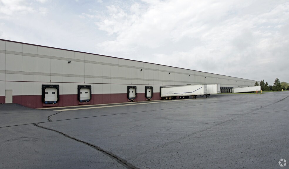 More Photos Of 9801 80th Ave, Pleasant Prairie Warehouse For Lease