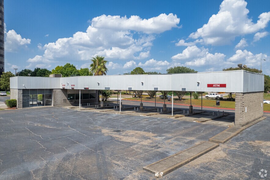 More Photos Of 397 N Sam Houston Pky E, Houston Office For Lease