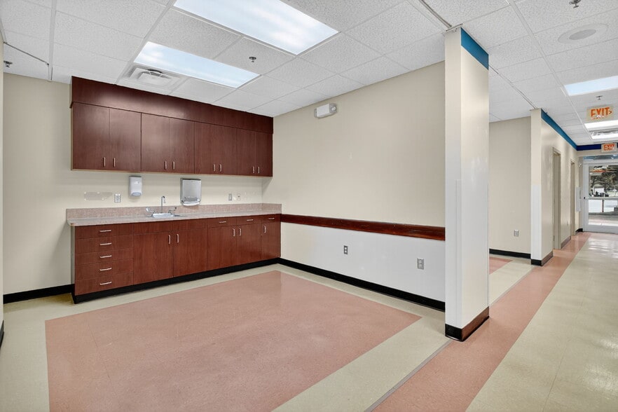 More Photos Of 15701 State Road 50, Clermont Medical For Lease