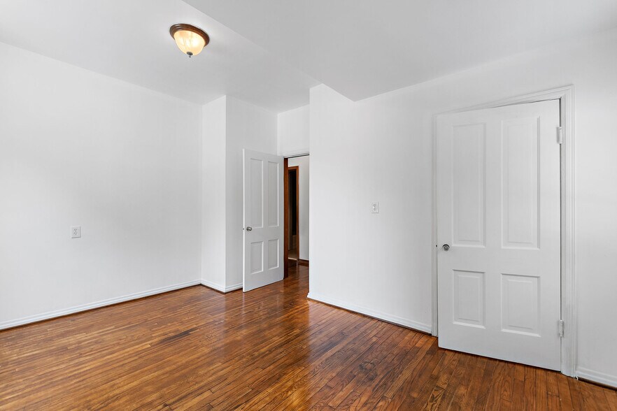 More Photos Of 306 Main St, Parkville Apartments For Sale