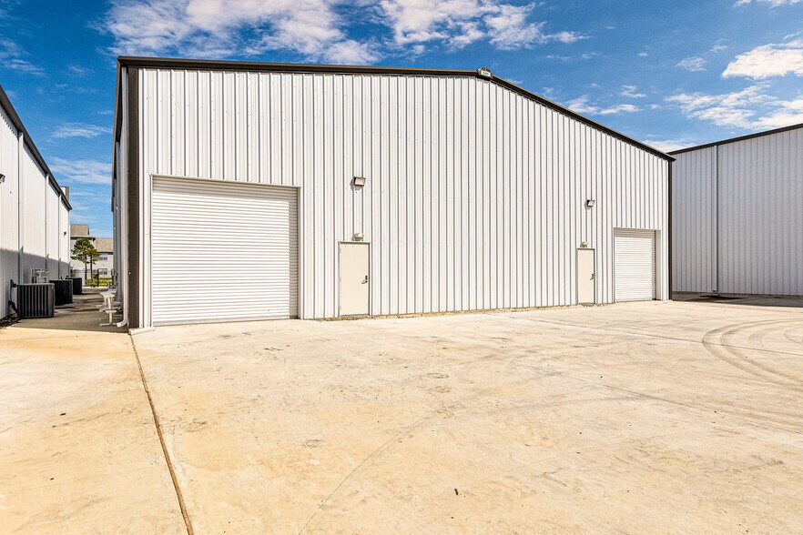 More Photos Of 11555 Gaston, Katy Industrial For Lease
