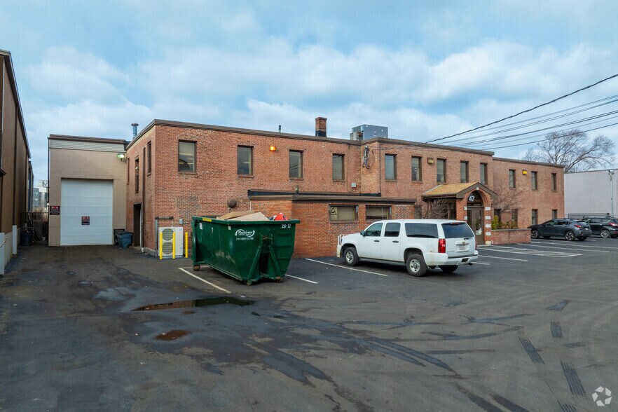 More Photos Of 47 Hall St, Medford Flex For Lease