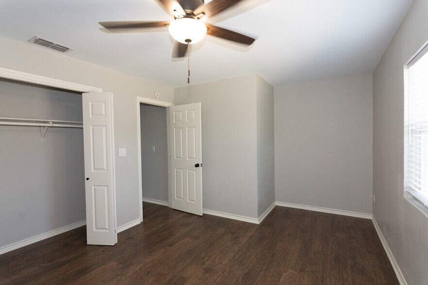 More Photos Of 114 Scofield Ave, Johnson City Apartments For Sale