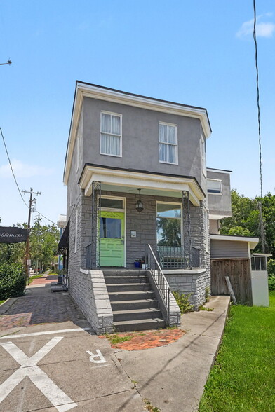 More Photos Of 2312 Abercorn St, Savannah Storefront Retail Residential For Sale
