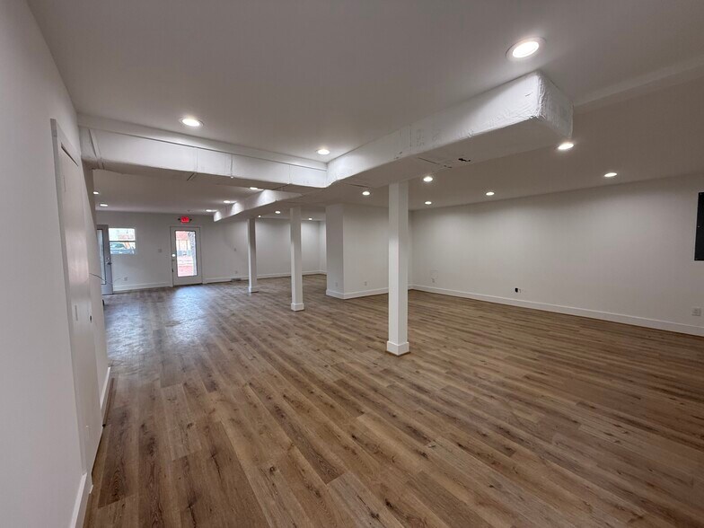 More Photos Of 2501 S Shepherd Dr, Houston Unknown For Lease