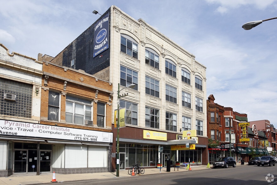 Primary Photo Of 3045-3047 N Lincoln Ave, Chicago Loft Creative Space For Lease