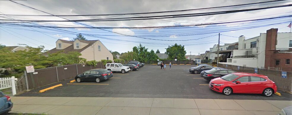 More Photos Of 860-864 Willis Ave, Albertson Storefront Retail Office For Lease