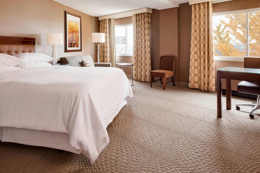 More Photos Of 655 N 108th Ave, Omaha Hotel For Sale