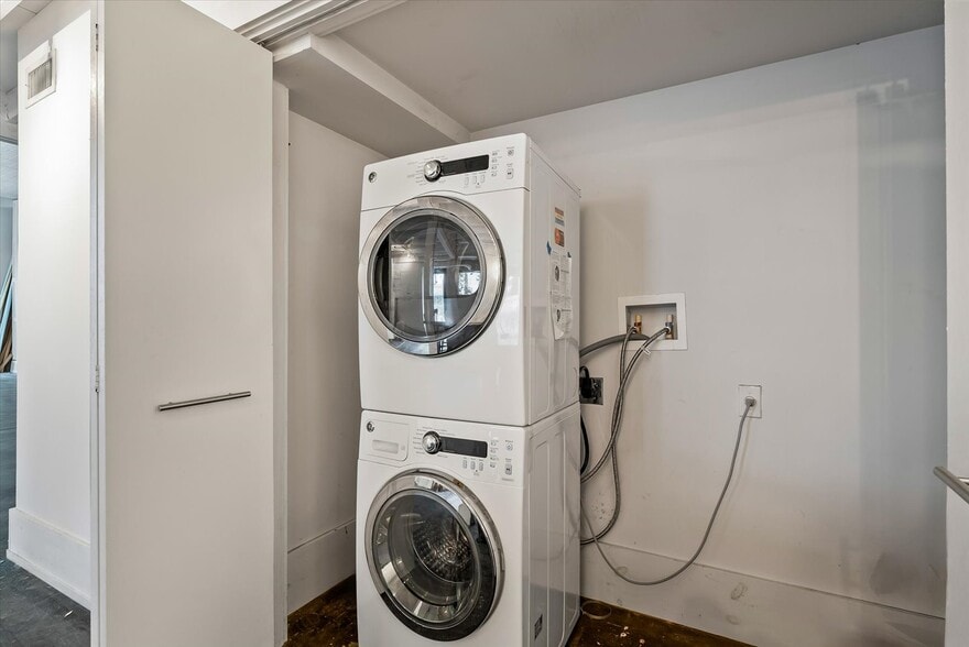 More Photos Of 1517 E 5th Ave, Tampa Office For Sale