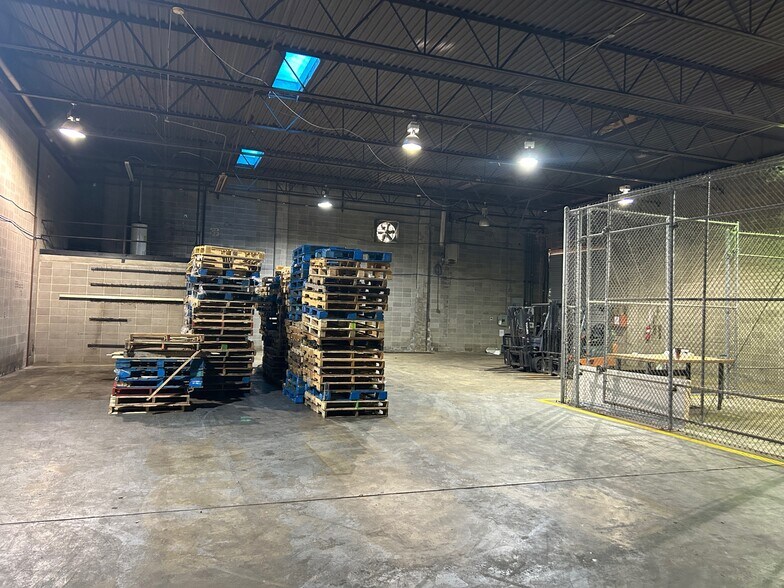 More Photos Of 100 N Bessemer Ave, Mobile Service For Lease