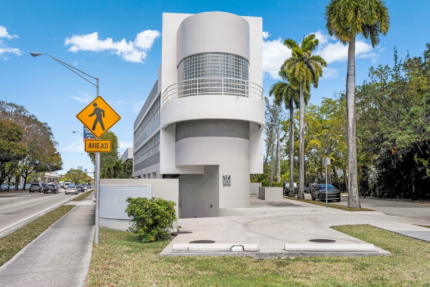 More Photos Of 2424 S Dixie Hwy, Coconut Grove Loft Creative Space For Sale