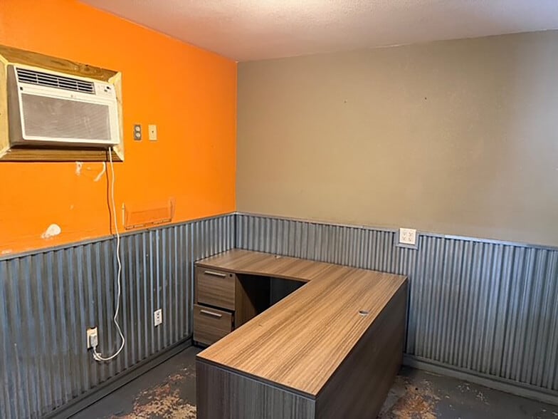 More Photos Of 1636 NE 12th Ter, Fort Lauderdale Manufacturing For Lease