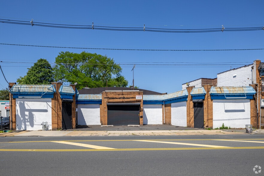 Primary Photo Of 1304 N Broad St, Hillside Warehouse For Lease