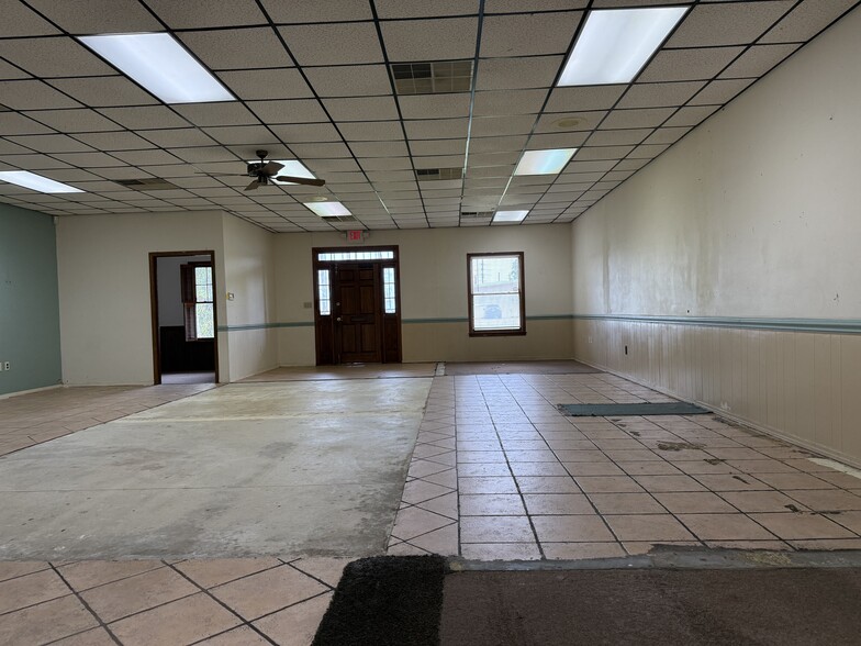 More Photos Of 803 Beverly Pky, Pensacola Parking Lot For Sale