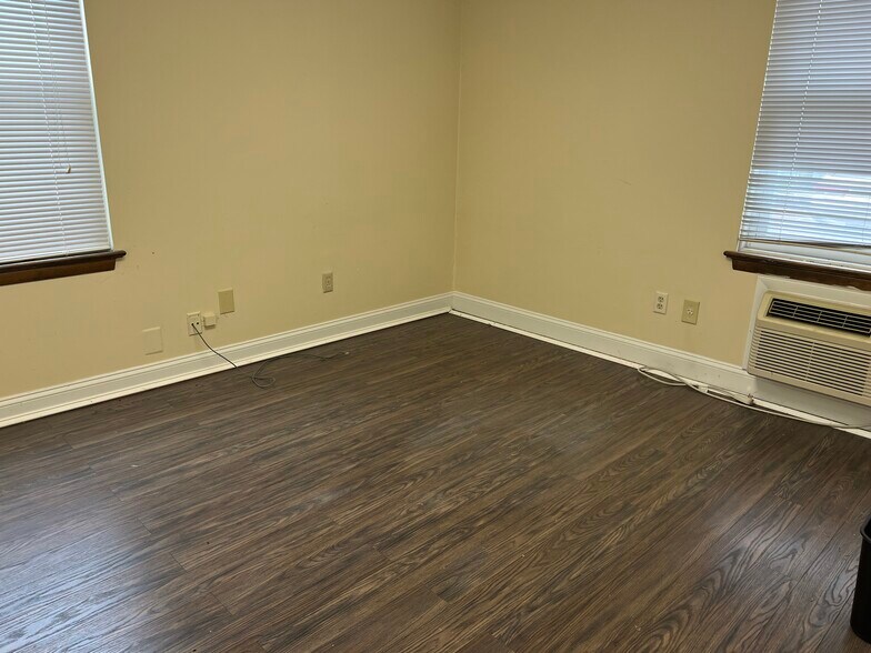 More Photos Of 618 S Broad St, Lansdale Office For Lease